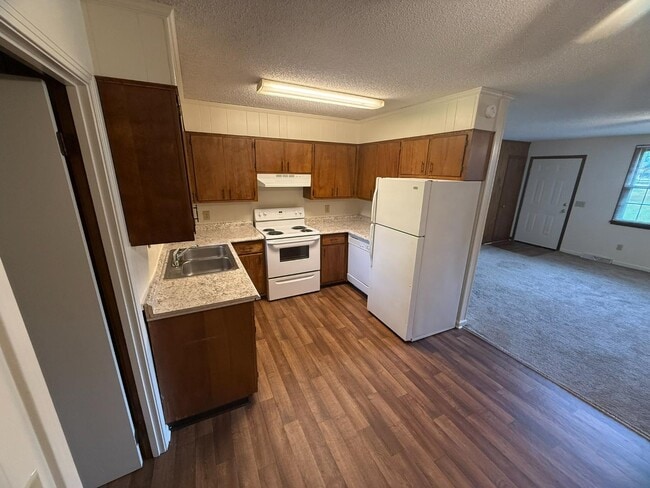 Foto del edificio - 106 Hankins Dr