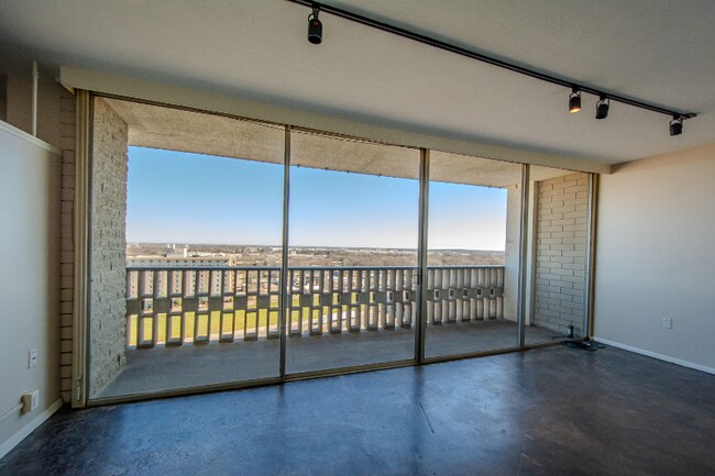 Foto del edificio - 700 E 9th St