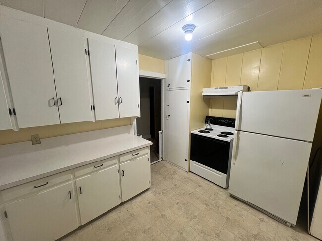 Foto del edificio - 138124 Hillcrest St