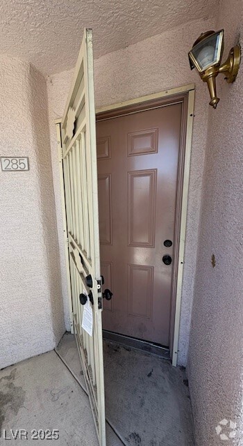 Building Photo - 4555 E Sahara Ave