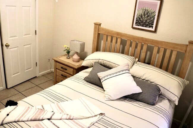 Foto del edificio - 1001 N Pasadena