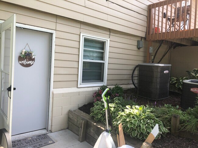 Building Photo - South Brown Building