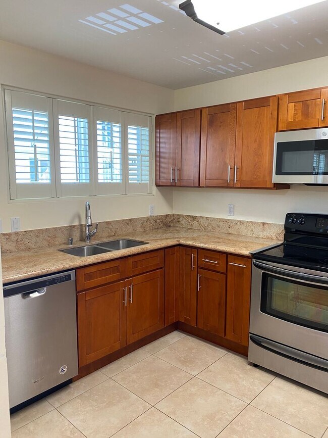 Foto del edificio - Conveniently Located 2 bedroom, 1 bath uni...