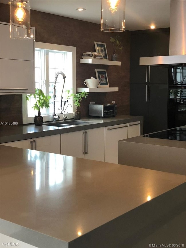 Building Photo - 4 br, 4 bath Condo - 1413 20th St # 6