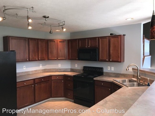 Building Photo - 3 br, 2.5 bath House - 7525 Scioto Parkway