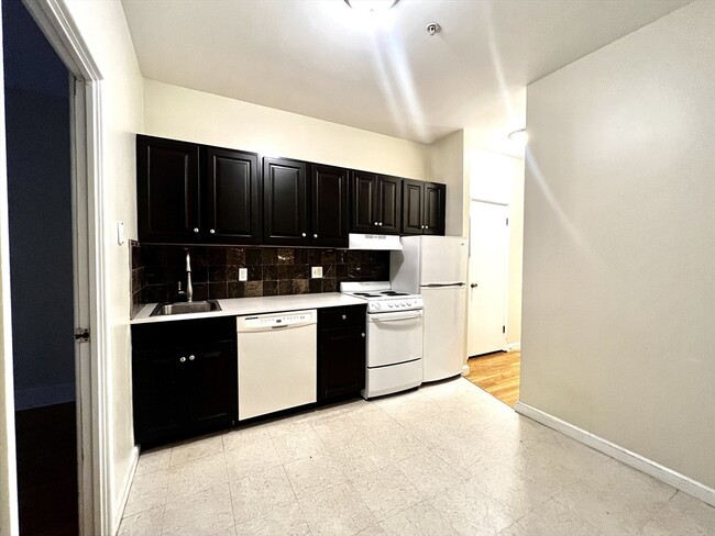 Foto del edificio - 483 Beacon St