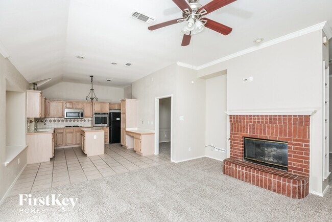 Building Photo - 706 Engleside Dr