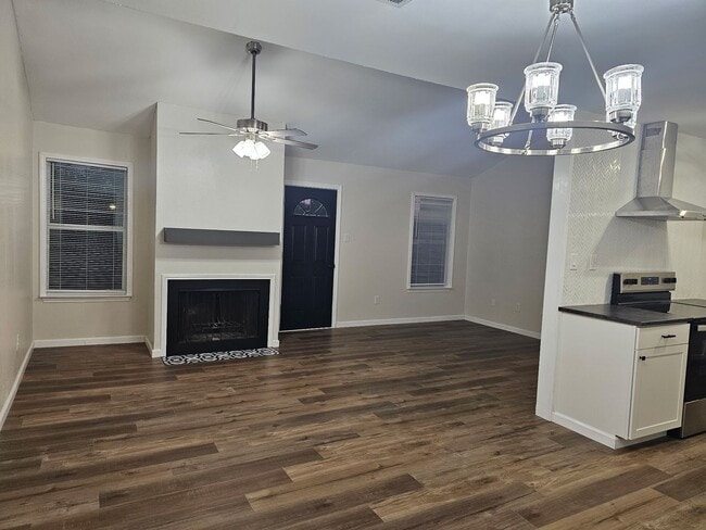 Building Photo - 2 Bedroom 2 bath for lease