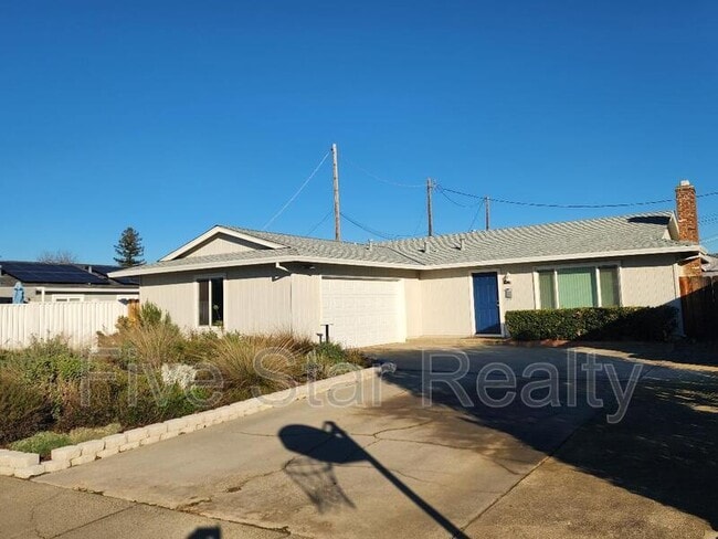 Foto del edificio - 2417 Foust St