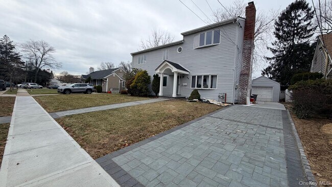 Foto del edificio - 35 Lynwood Dr