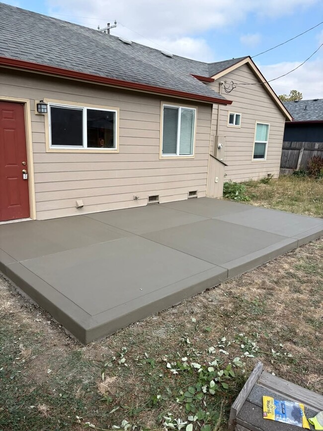 Building Photo - 1920 17th Ave SE