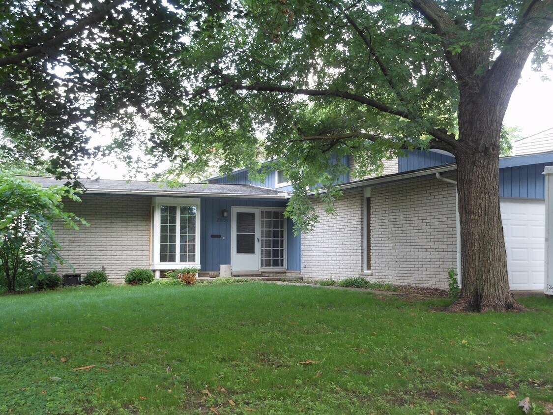 Foto principal - 2601 Esch Ave