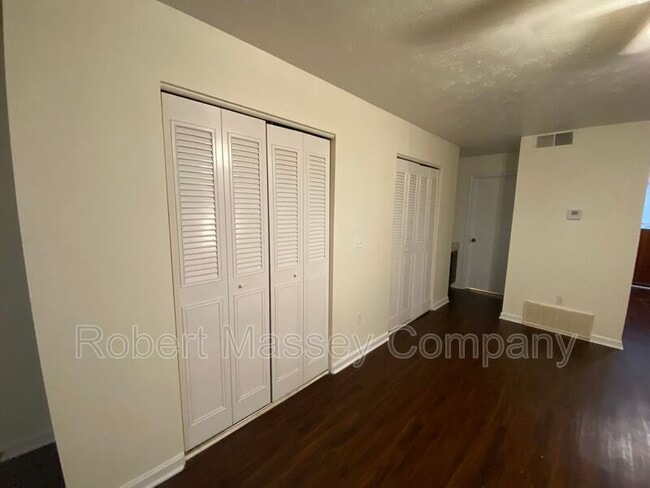 Building Photo - 2124 Cherokee Pkwy