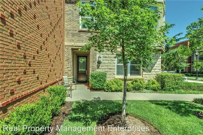 Foto del edificio - 2 br, 2.5 bath House - 200 Russell M Perry...