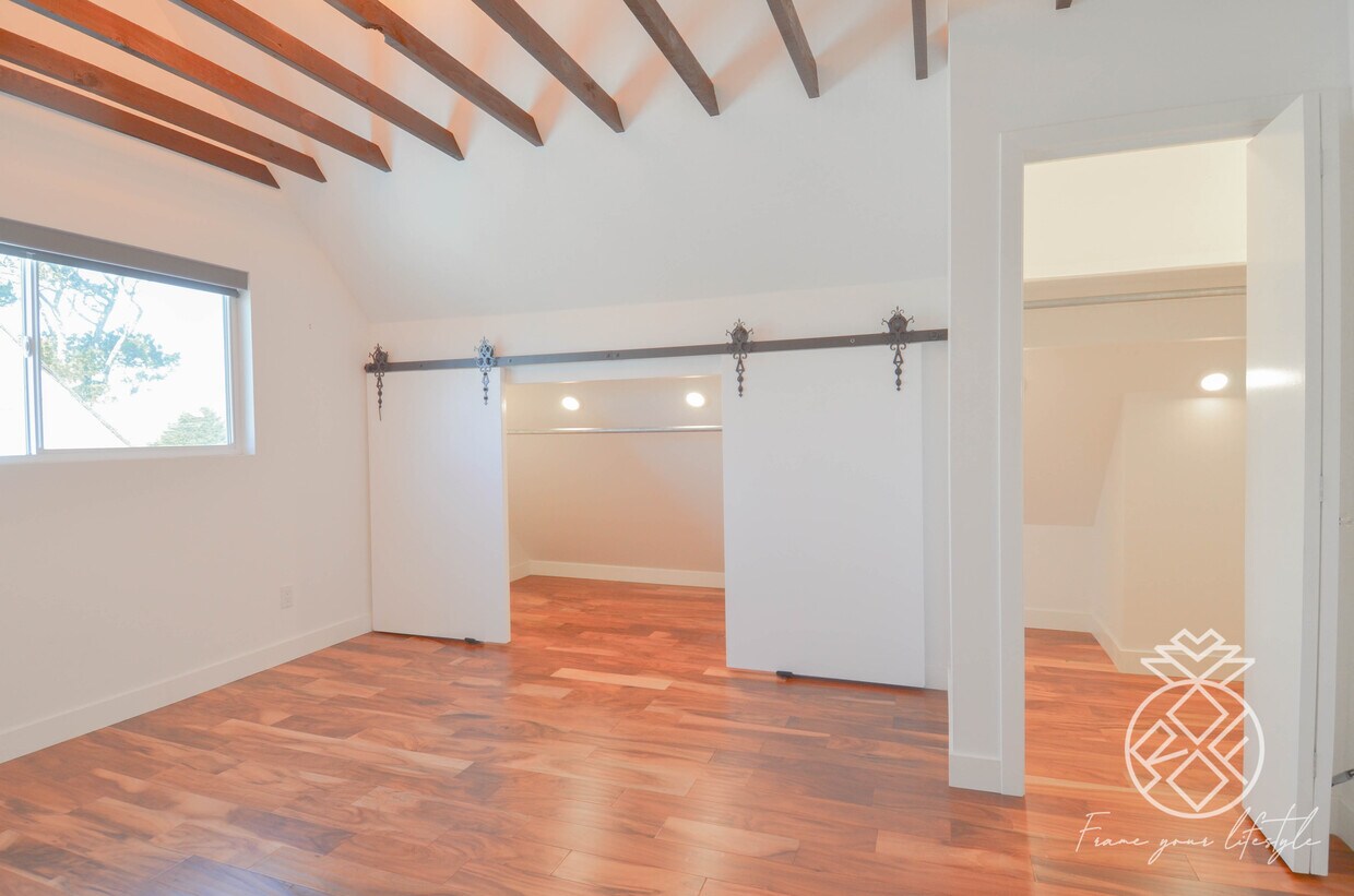 Foto principal - 519 Inverness Dr