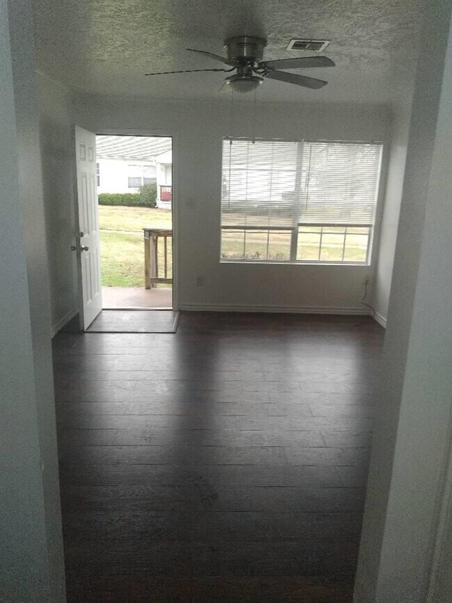 Foto del edificio - 2806 Mobley St NW