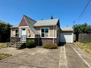 Building Photo - 1541 SE Salem Ave