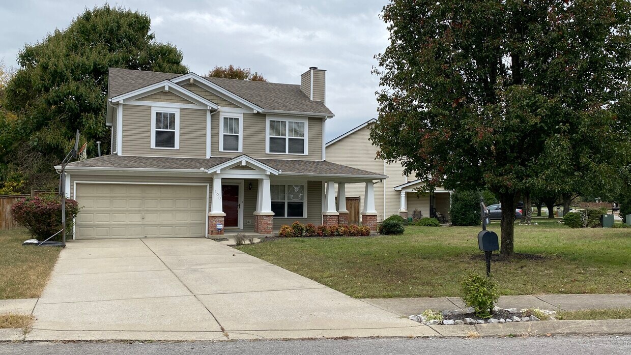 Front - 100 Bridle Ct