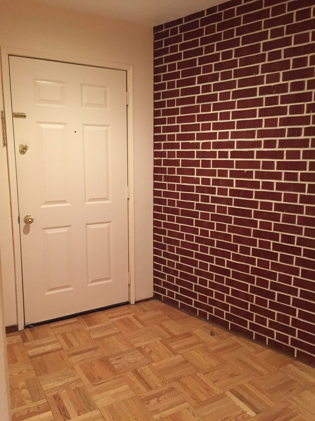 Building Photo - 5170 NE Willamette Ave