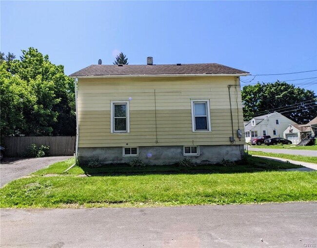 Foto del edificio - 178 Hazelhurst Ave