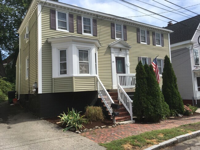 Front of building - 179 Union St