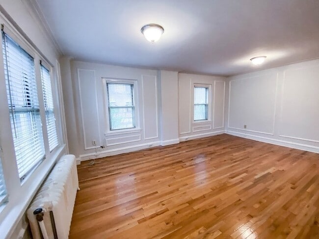 Building Photo - 1454 Beacon St