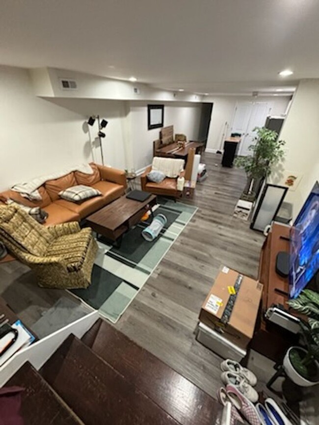 Foto del edificio - 1017 W 36th St