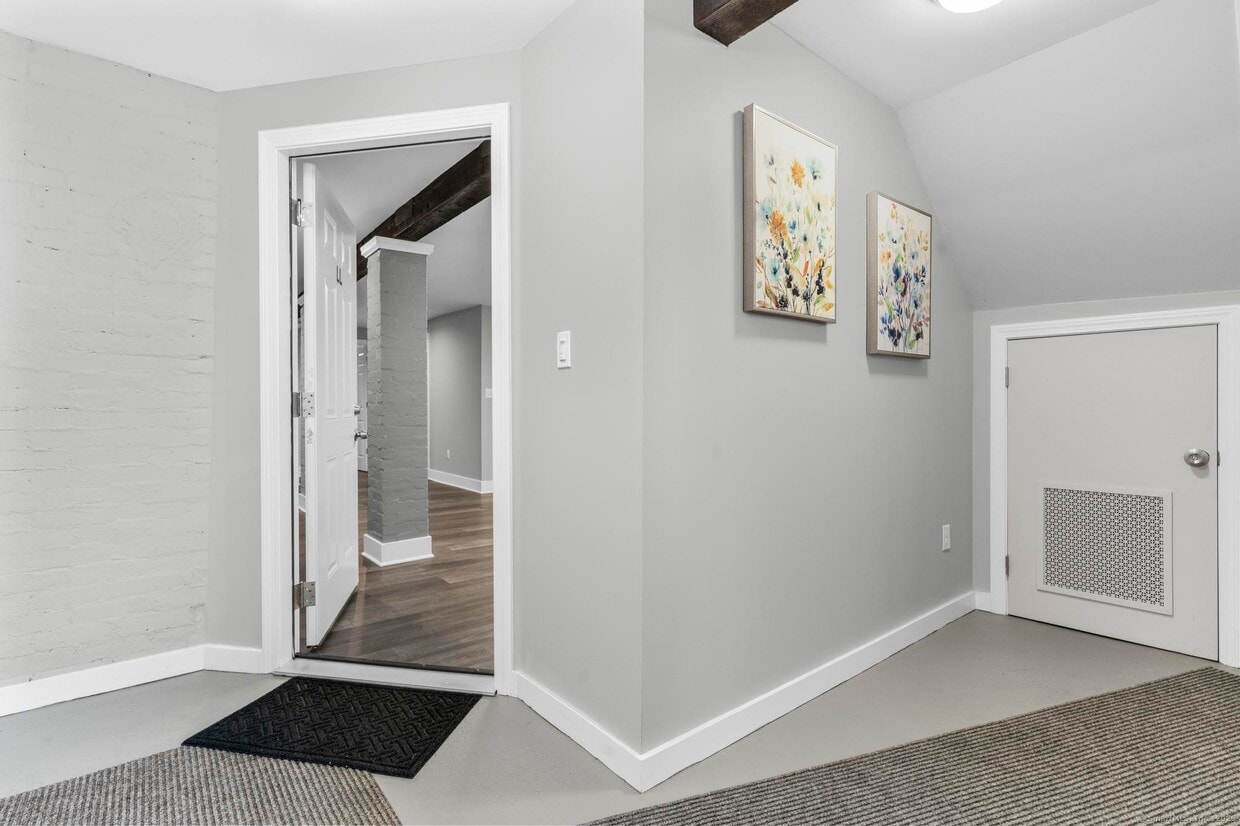 Foto principal - 548 Ferry St