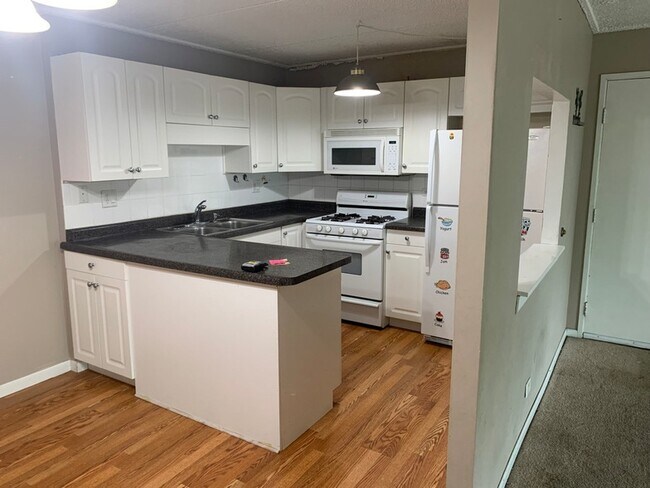 Foto del edificio - 5S070 Pebblewood Ln