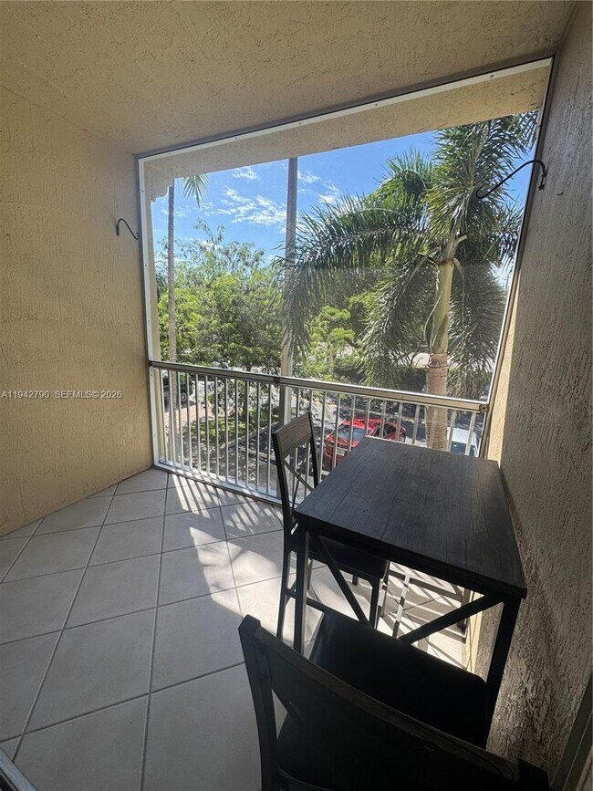 Foto del edificio - 7085 Nova Dr