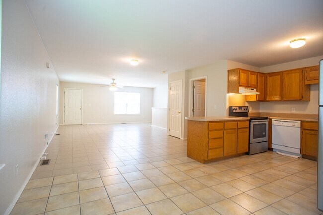 Foto del edificio - 2459 N Brophy Cir