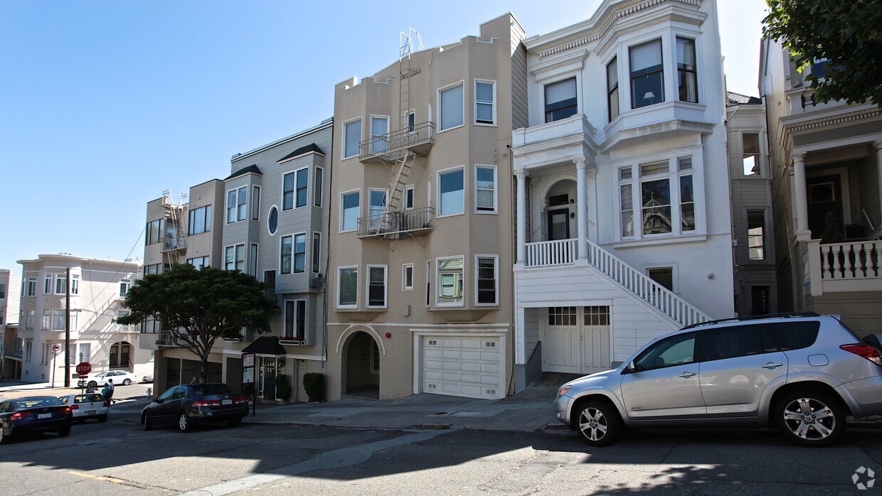 Building Photo - 2550 Gough St