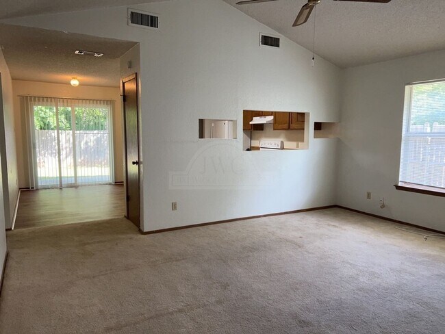 Building Photo - 2019 Dickens Dr
