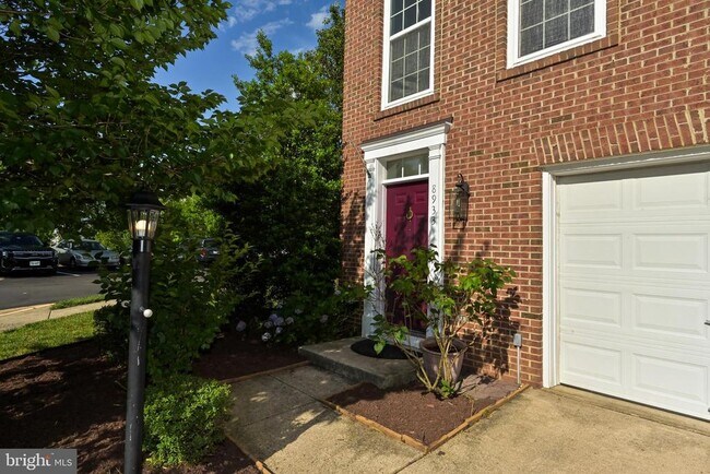 Building Photo - 8933 Singleleaf Cir