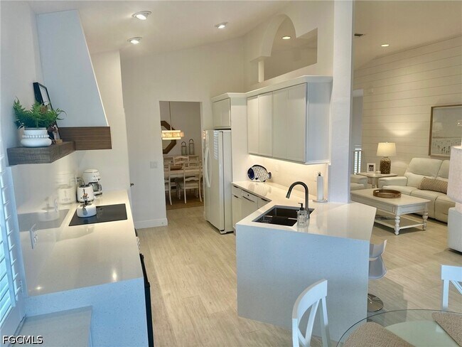 Foto del edificio - 4510 Riverwatch Dr