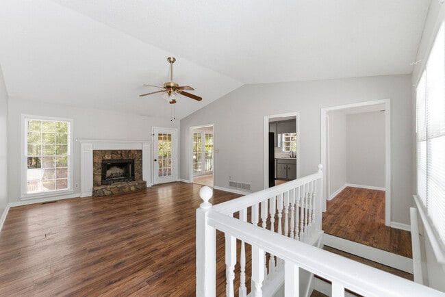 Building Photo - 50 Willowbrook Ct