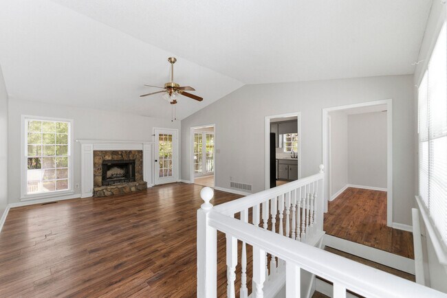 Foto del edificio - 50 Willowbrook Ct
