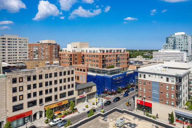 Prime Location - 1114-1126 Lake St