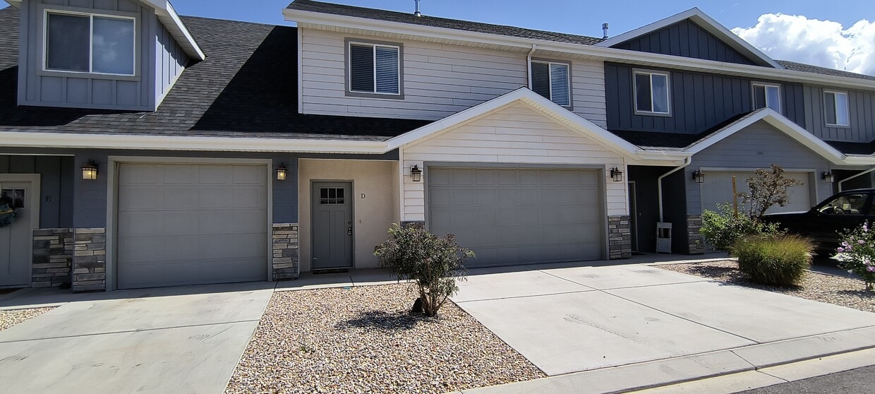 Primary Photo - 1595 S Topaz Dr