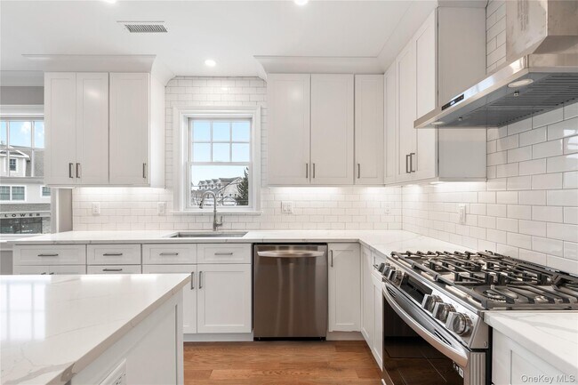 Foto del edificio - 280 Purchase St