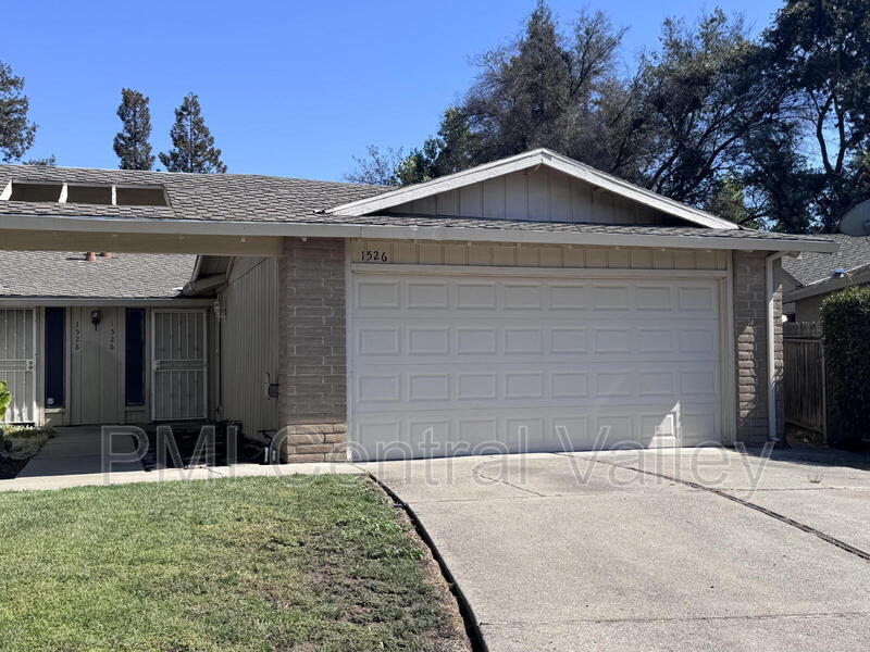 Primary Photo - 1526 Silver Creek Cir
