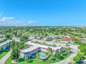 Building Photo - 450 W Camino Real