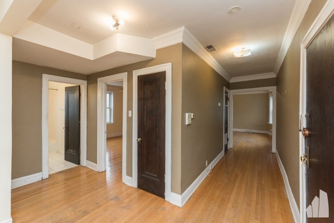Foto del edificio - 4923 N Hermitage Ave