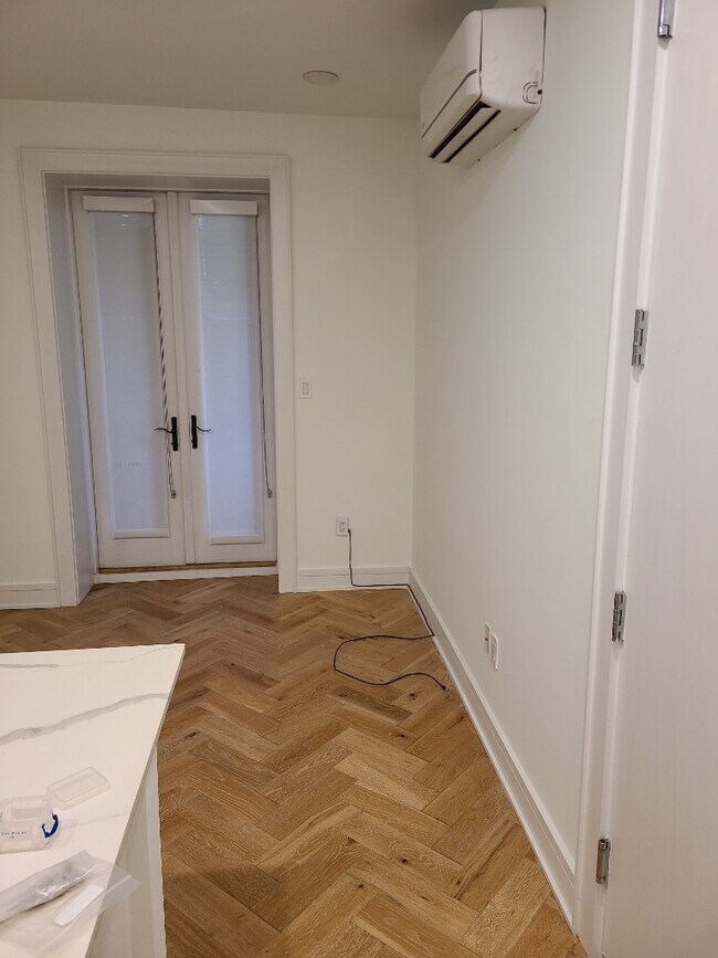 Building Photo - 1900 Biltmore St NW