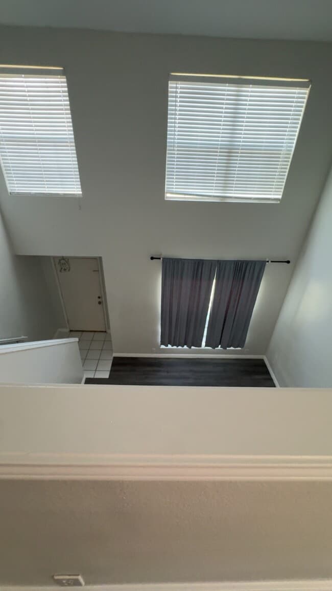 Building Photo - 107 Hunter Dr