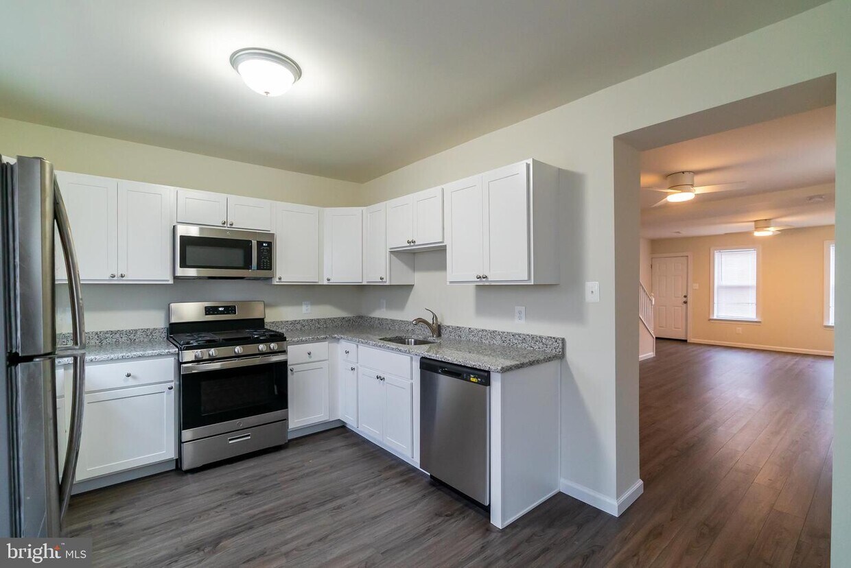 37 2nd St, Bridgeport, PA 19405 Townhome Rentals in Bridgeport PA