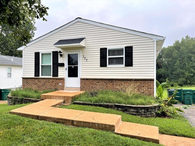 Foto del edificio - $1820 - Charming 3 Bed | 1 Bath Single-Fam...