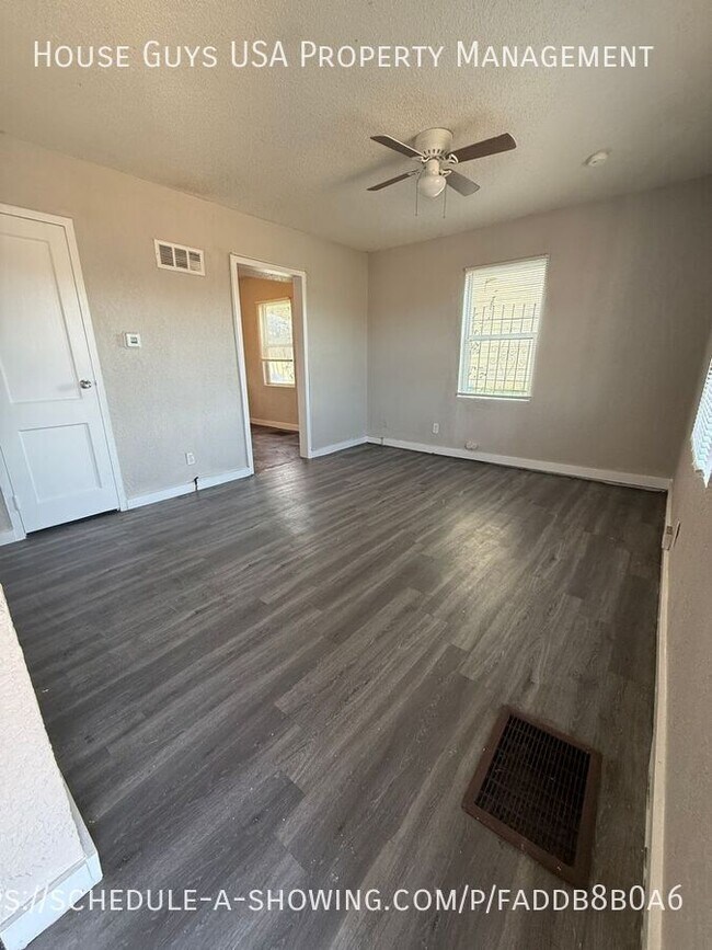 Foto del edificio - 2207 Askew Ave