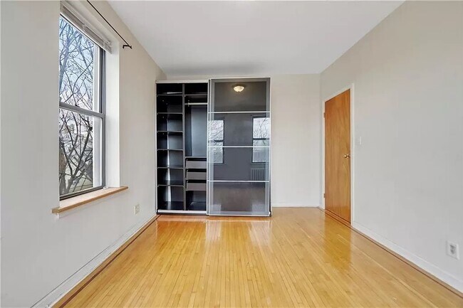 Foto del edificio - 460 Ovington Ave