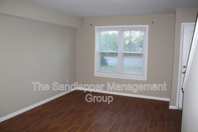 Foto del edificio - 21-B Anderson Ave